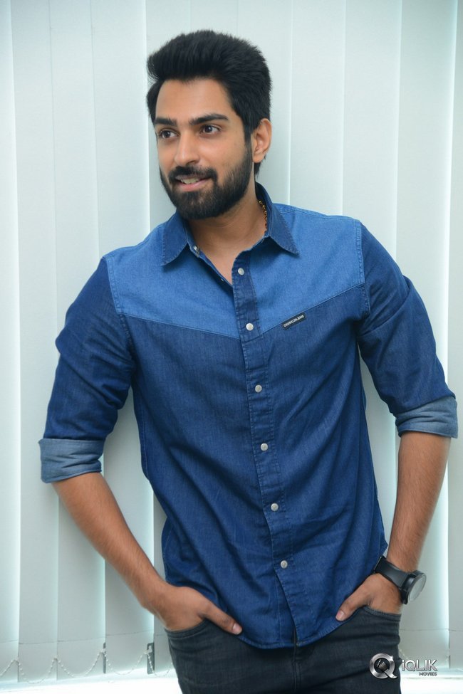 Actor-Shiva-Kandukuri-Interview-Stills